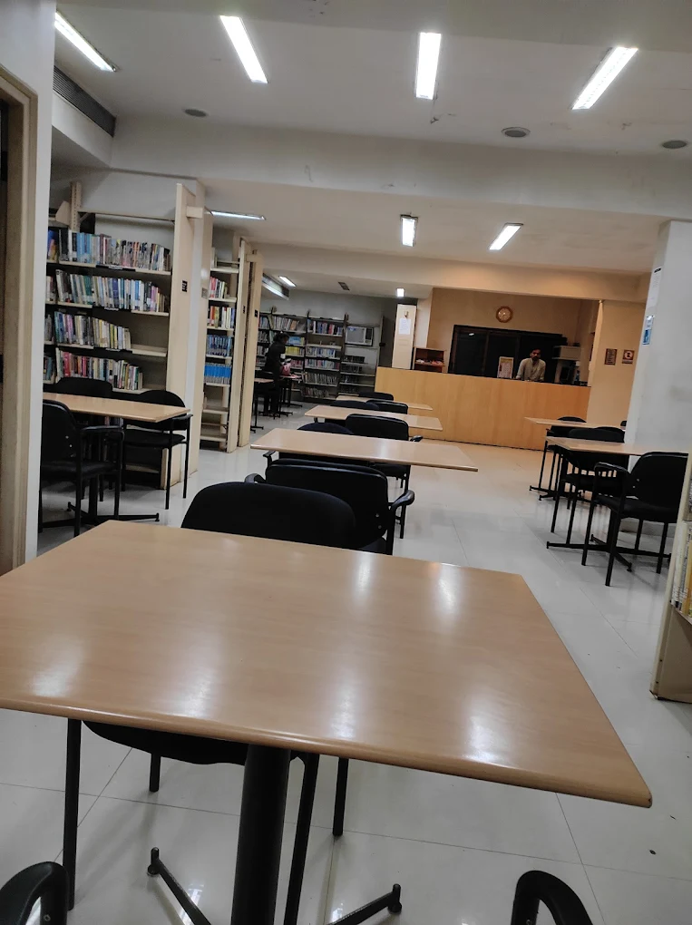 📍 Sheila Raheja Library – Versova, Andheri West, Mumbai Gharkul Society, Bharat Nagar, Near Nana Nani Park, Versova, Andheri West, Mumbai – 400047