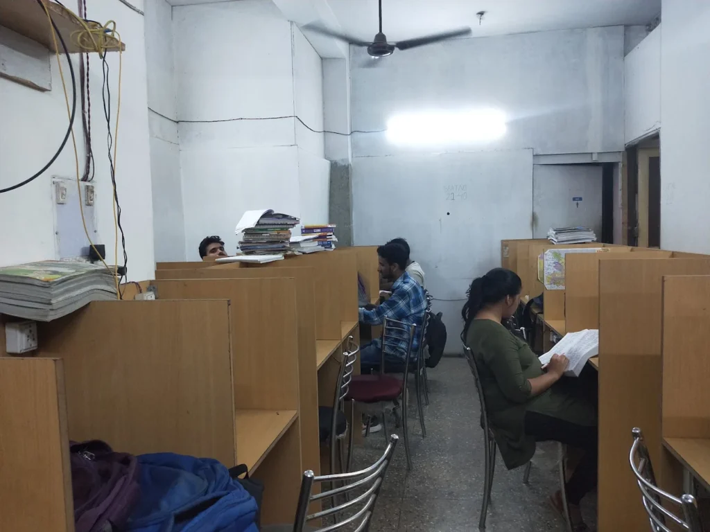 achievers library dadiji lane patna