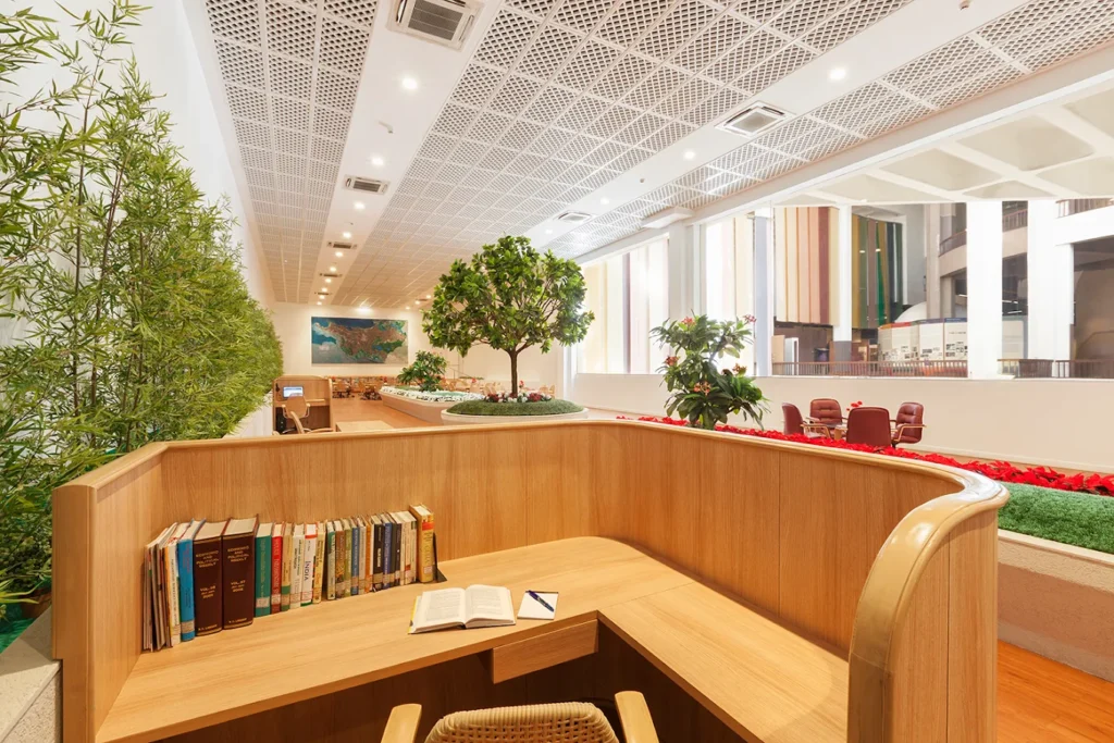 nearby library in dr annie beasent rd